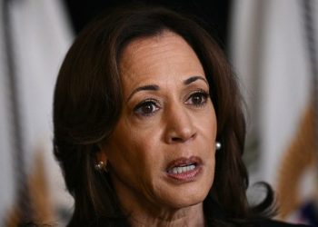 As a cautious Kamala loses momentum, Democrats are panicking over a Trump win