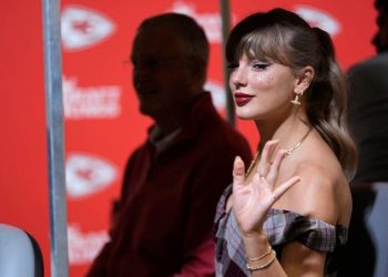 Fox News Poll: Obama, RFK Jr., and Taylor Swift more popular than Harris, Trump