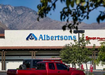 Kroger and Albertsons are spending billions to reward shareholders after their blocked merger
