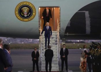 Mar-a-Lago trumps White House as president-elect overshadows Biden on world stage