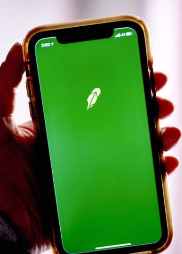 SEC charges Robinhood with securities violations; brokerage to pay $45 million penalty